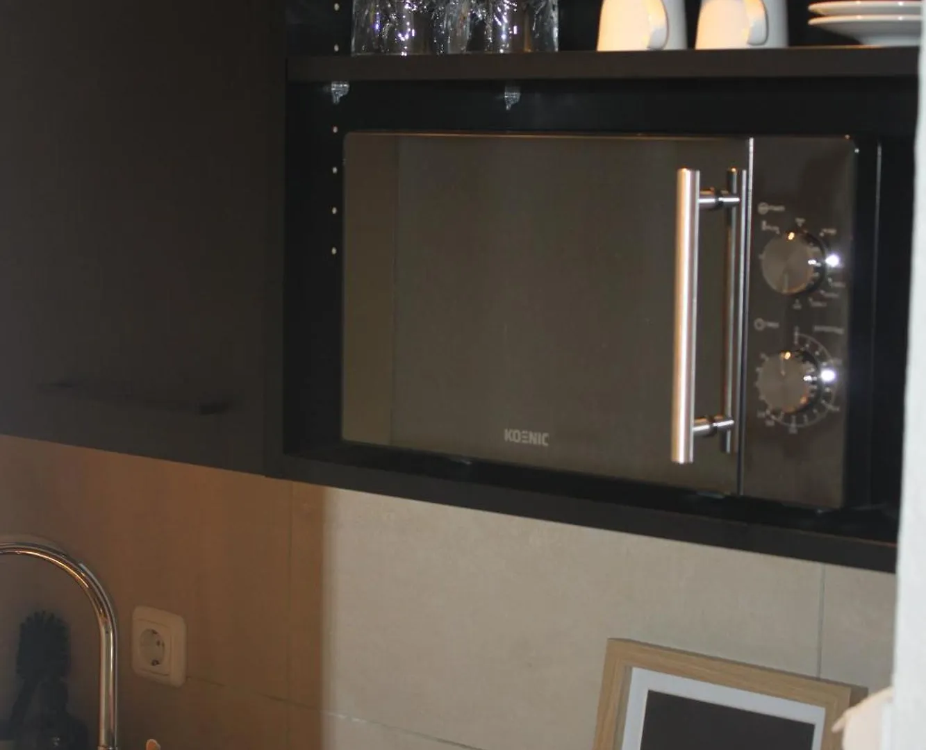 R B Apartment Hamburg Duo - 1-2 Personen - Kuechenzeile - Smart Tv - Kostenloser Parkplatz - Bad Mit Toilette Und Dusche Auf Dem Flur Gegenueber Des Zimmers