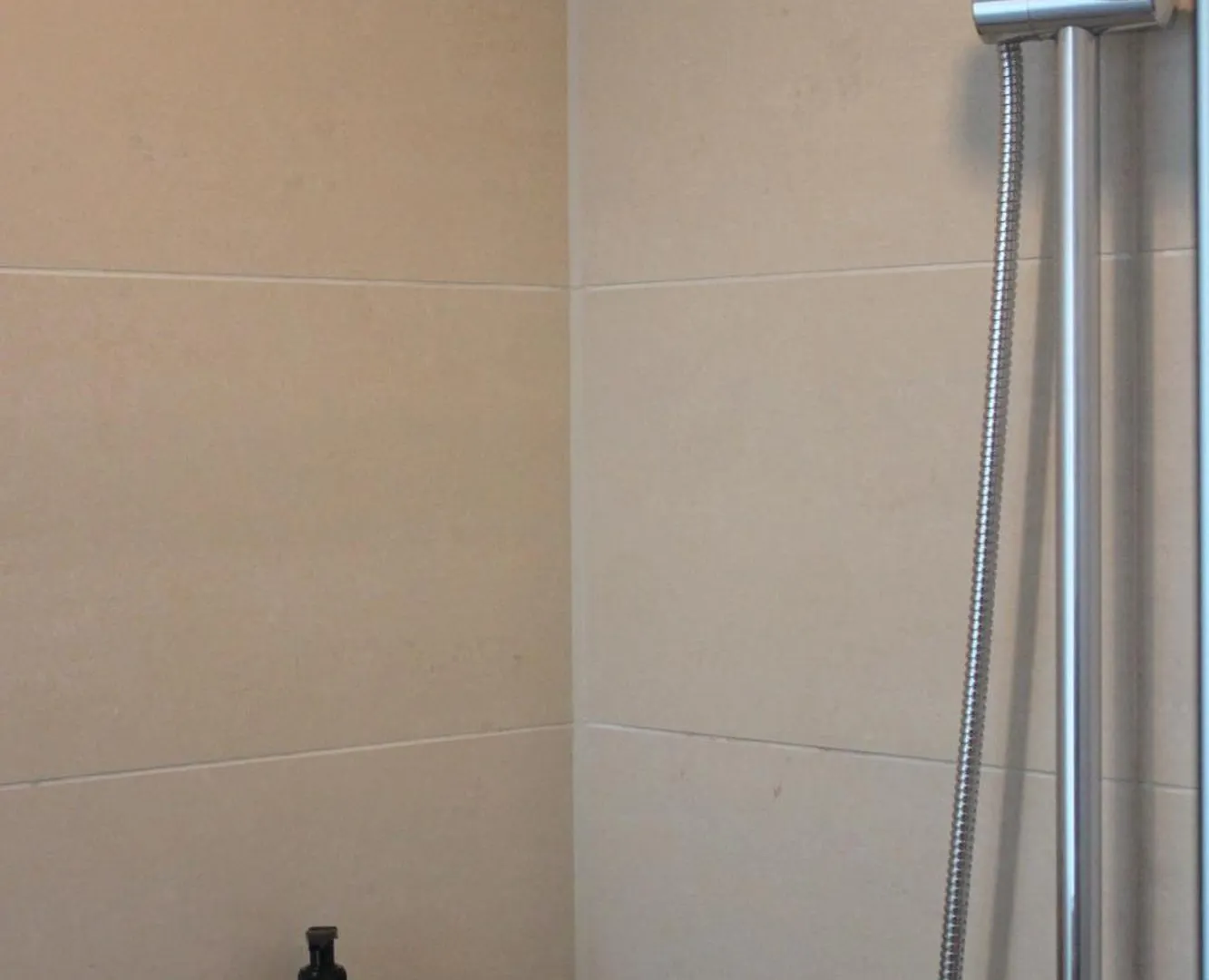 R B Apartment Hamburg Duo - 1-2 Personen - Kuechenzeile - Smart Tv - Kostenloser Parkplatz - Bad Mit Toilette Und Dusche Auf Dem Flur Gegenueber Des Zimmers Alemanha